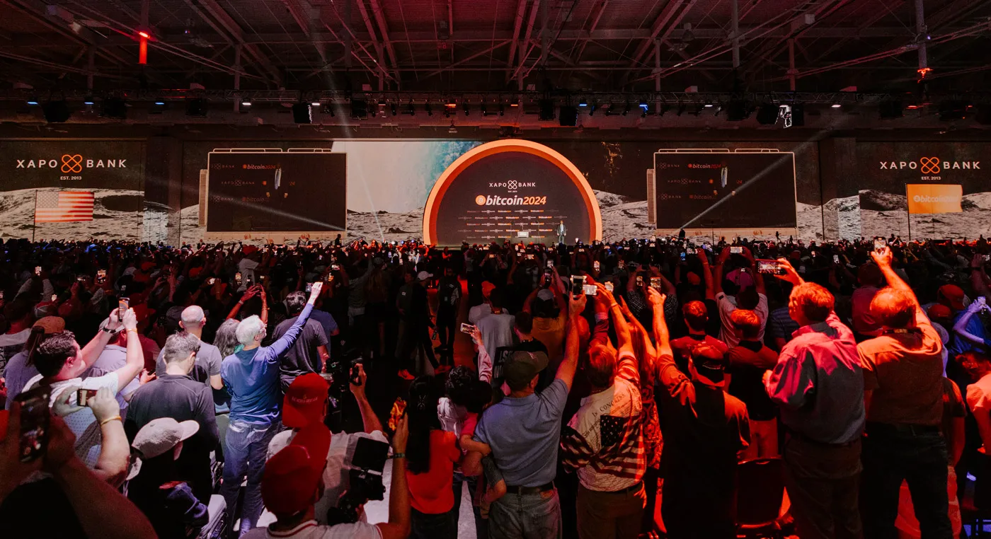 Palco da Bitcoin Conference 2025
